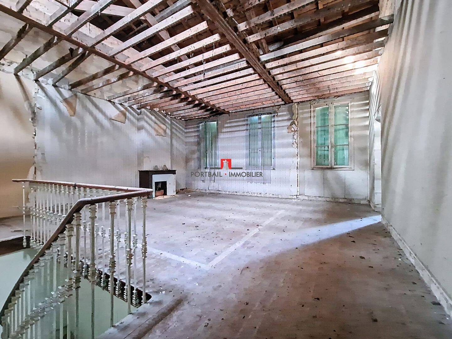 Maison 10 pièces 260 m² · à Saint-André-de-Cubzac · 260 m² · 290 500 €