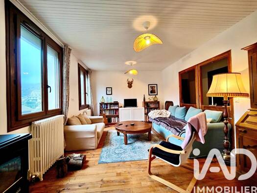 Maison à vendre 220 000 € 11 pièces 7 chambres 231 m² 1 314 m² de terrain Saint-Julien-Boutières 07310