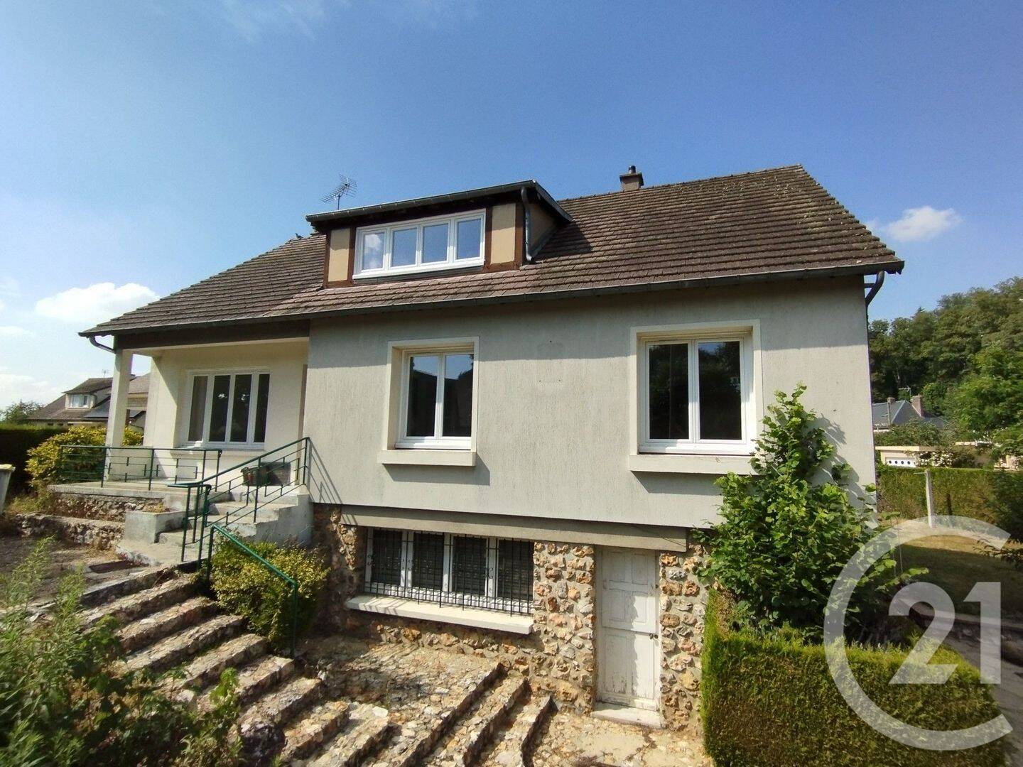 Maison 7 pièces 108 m² · à Beaumont-le-Roger · 108 m² · 1 195 €