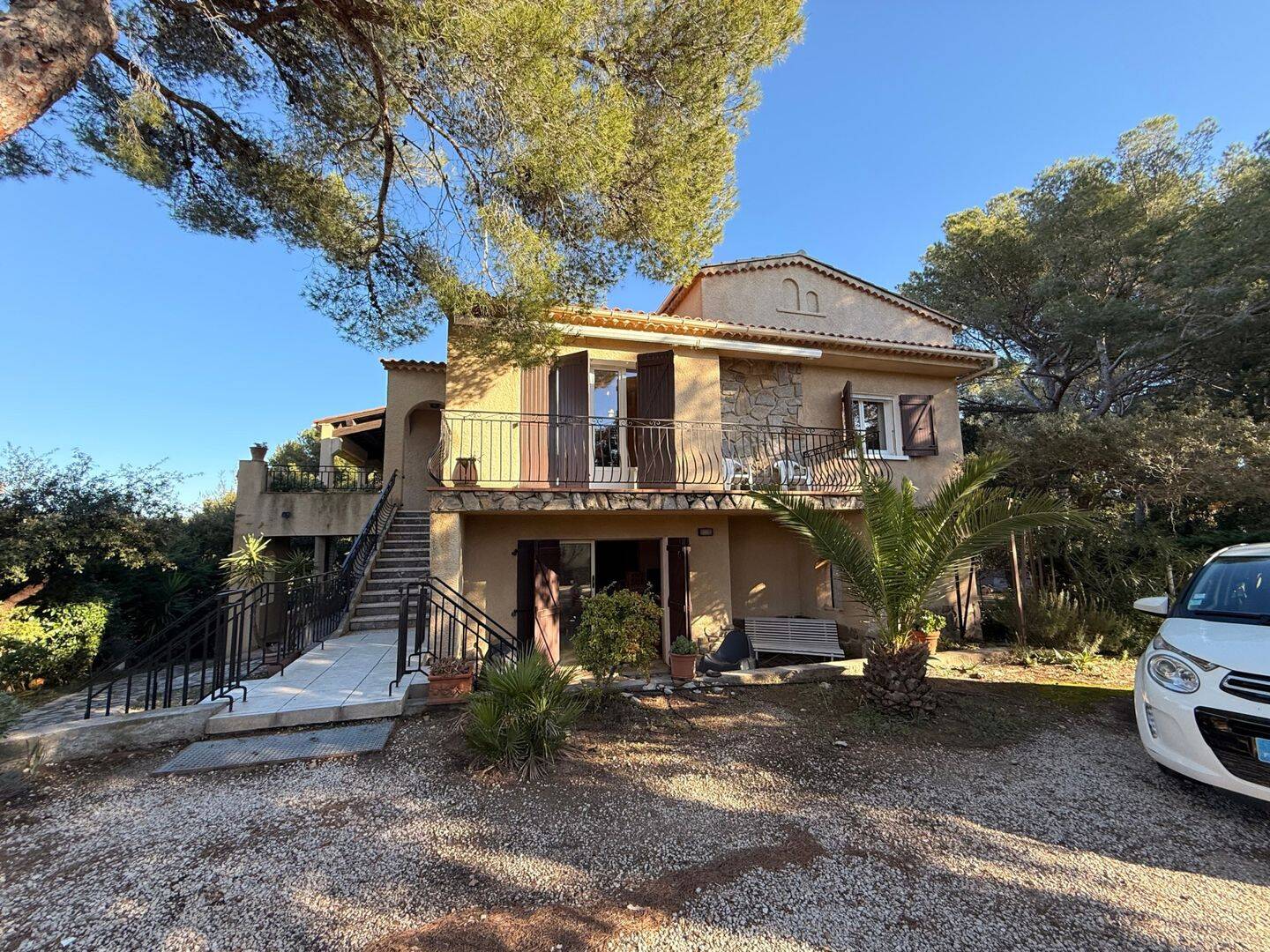 Maison 13 pièces 248 m² · à Six-Fours-les-Plages · 248 m² · 780 000 €