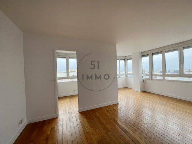 Appartement 3 pièces 73 m² · à Paris 15ème Arrondissement · 73 m² · 2 300 €