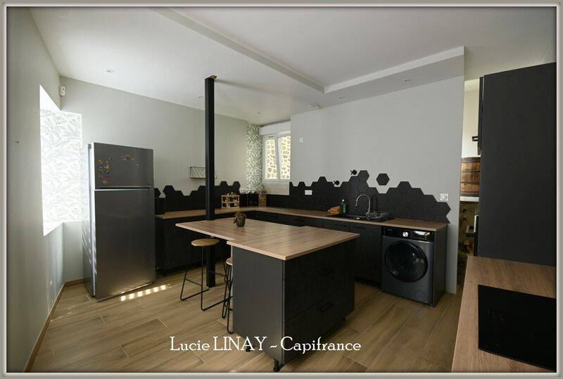 Maison 5 pièces 143 m² · à Saint-Denis-de-Gastines · 143 m² · 140 000 €