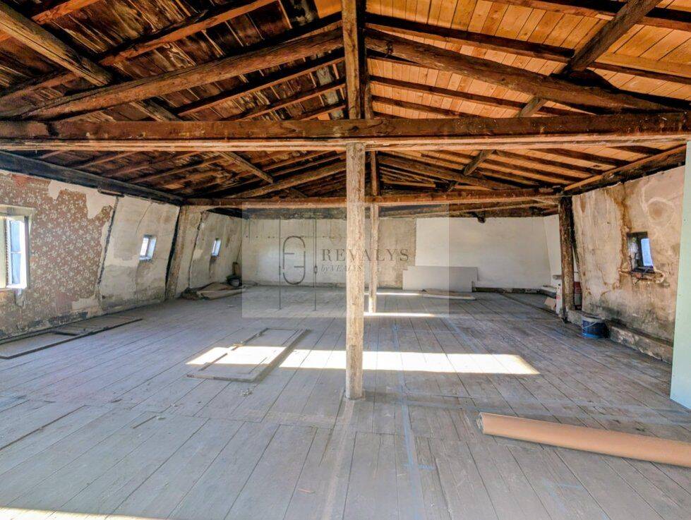 Appartement 6 pièces 98 m² · à Dijon · 98 m² · 165 000 €