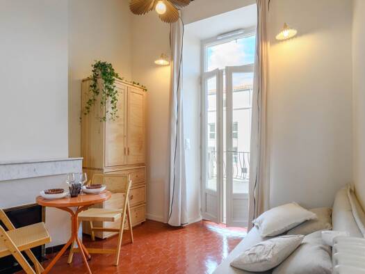 Appartement à louer 895 € 2 pièces 1 chambre 22 m² Étage 1/2 Centre Gardanne 13120