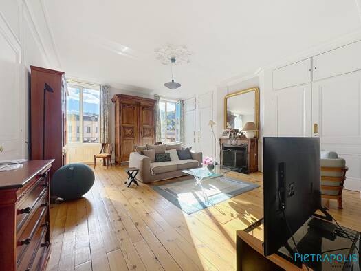 Appartement à vendre 210 000 € 5 pièces 3 chambres 160,7 m² Étage 2/3 Tarare 69170