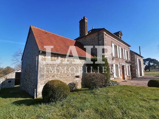 Maison à vendre 316 500 € 5 pièces 3 chambres 125 m² 9 755 m² de terrain Écouché-les-Vallées 61150