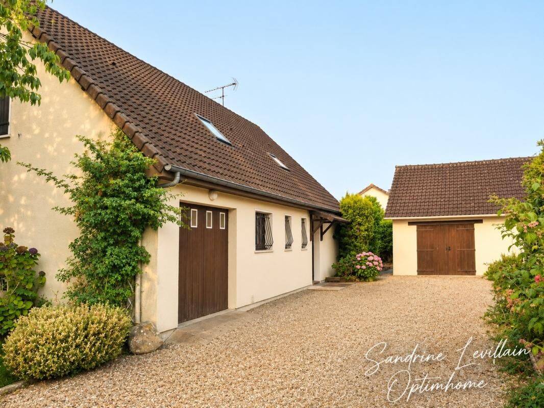 Maison 8 pièces 145 m² · à Grand-Camp · 145 m² · 189 500 €