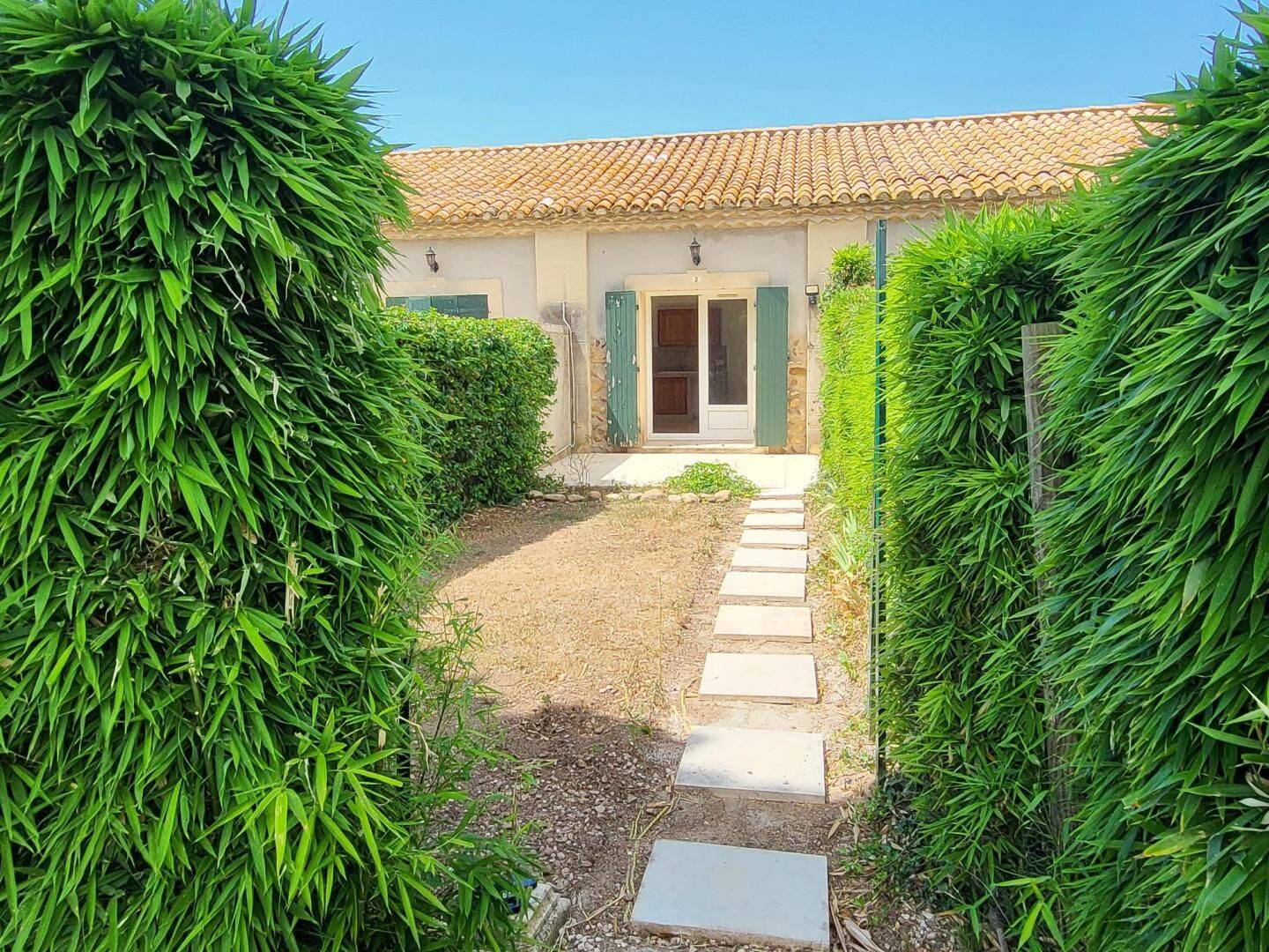 Appartement 2 pièces 32 m² · à Saint-Martin-de-Crau · 32,4 m² · 755 €/mois