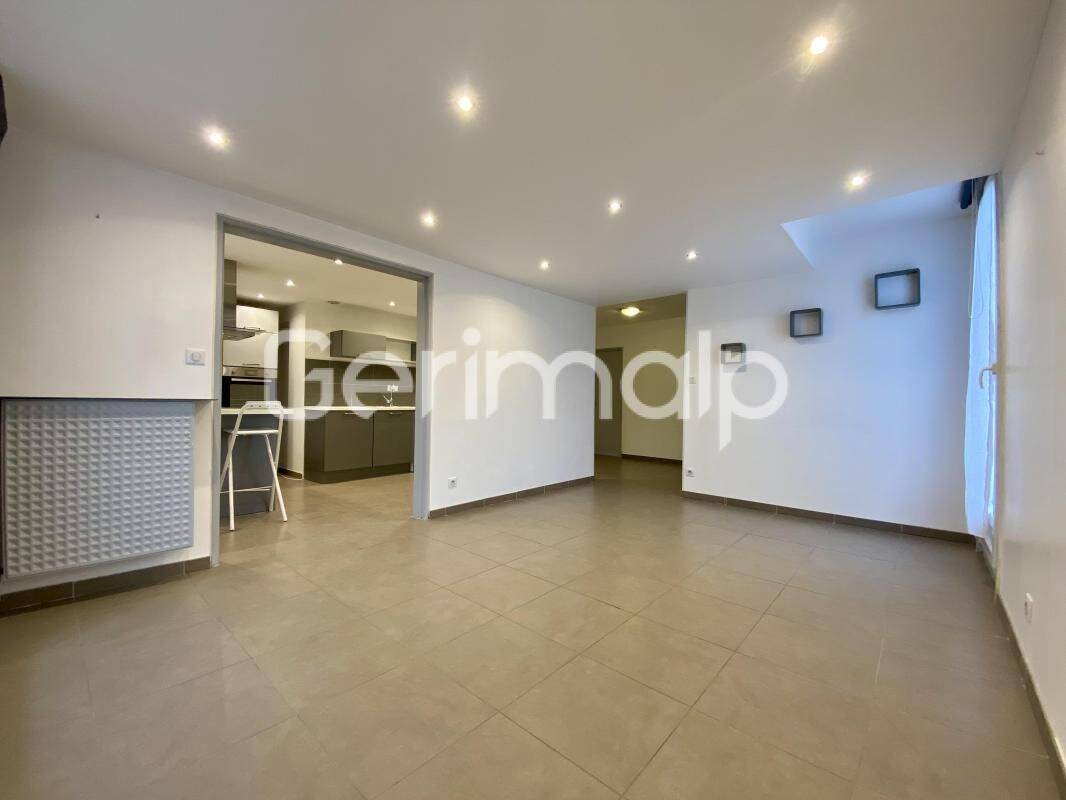 Appartement 3 pièces 67 m² · à Annecy · 67 m² · 1 209 €