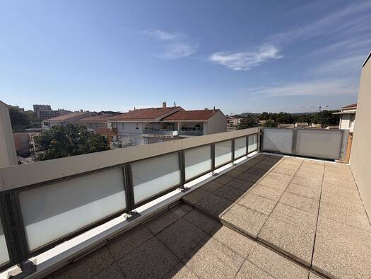 Appartement à vendre 139 000 € 1 pièce 38 m² Étage 4/4 Les Alizées-Les Baumes-Le Méjean Istres 13800