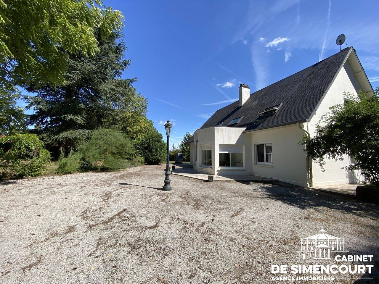Maison 7 pièces 256 m² · à Lahoussoye · 256 m² · 495 000 €