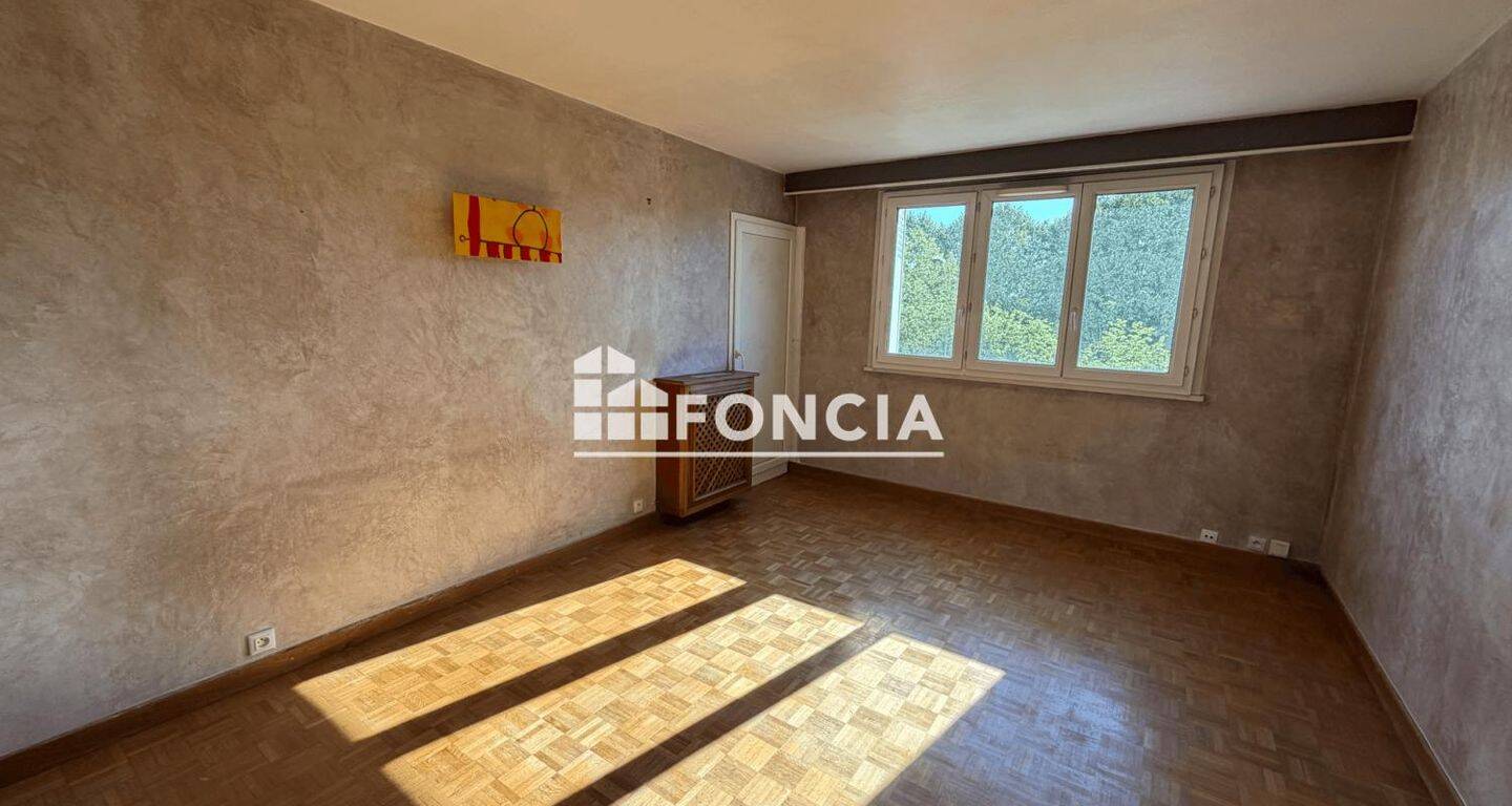 Appartement 4 pièces 77 m² · à Villeurbanne · 77,4 m² · 981 €