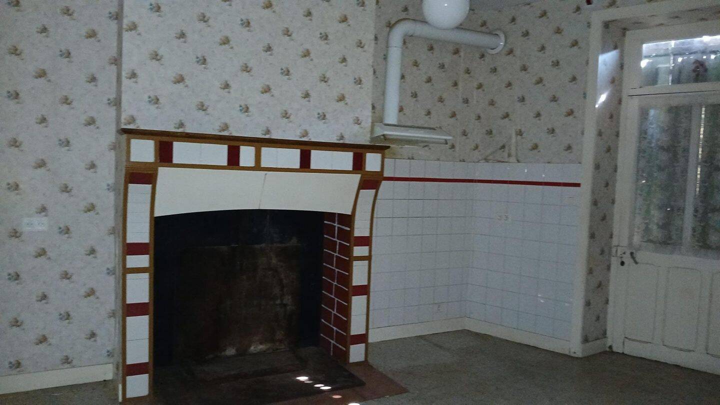 Maison 5 pièces 150 m² · à Piégut-Pluviers · 150 m² · 64 000 €