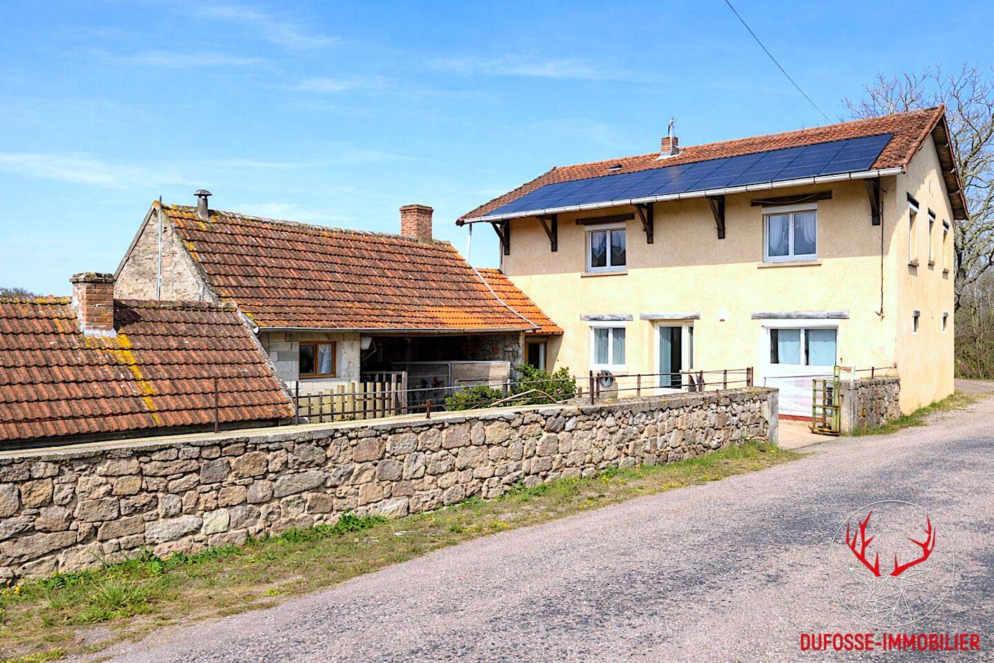 Maison 8 pièces 200 m² · à Dompierre-les-Ormes · 200 m² · 85 000 €
