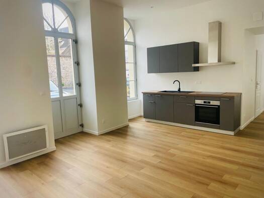 Colocation à louer 890 € 3 pièces 2 chambres 65 m² RDC/2 Briand Leclerc Sens 89100