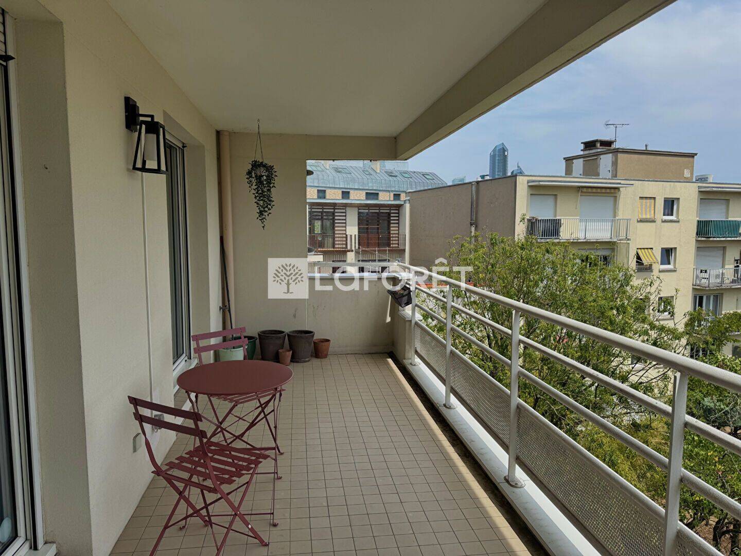 Appartement 4 pièces 84 m² · à Suresnes · 84 m² · 2 600 €