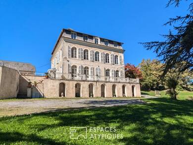 Hôtel particulier à vendre 995 000 € 16 pièces 12 chambres 500 m² 500 m² de terrain Jurancon 64110