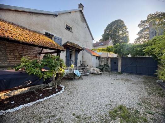 Maison à vendre 169 500 € 5 pièces 4 chambres 144 m² 826 m² de terrain Cry 89390