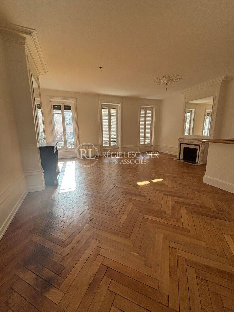 Appartement 4 pièces 110 m² · à Lyon 2ème Arrondissement · 110,4 m² · 1 716 €/mois