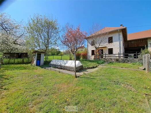 Maison à vendre 240 000 € 7 pièces 3 chambres 128 m² 900 m² de terrain Parves et Nattages 01300