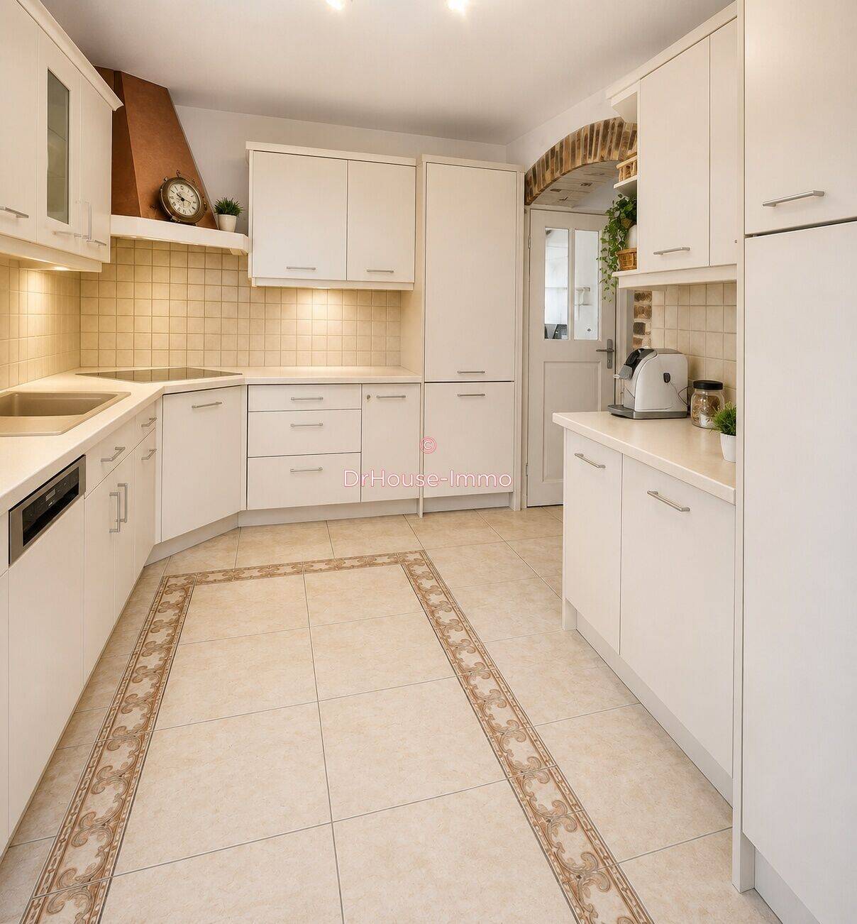 Maison 8 pièces 179 m² · à Rosières-près-Troyes · 178,5 m² · 385 000 €
