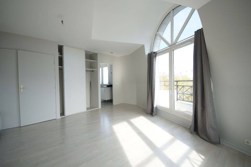 Appartement 1 pièce 30 m² · à La Garenne-Colombes · 30,2 m² · 1 050 €/mois