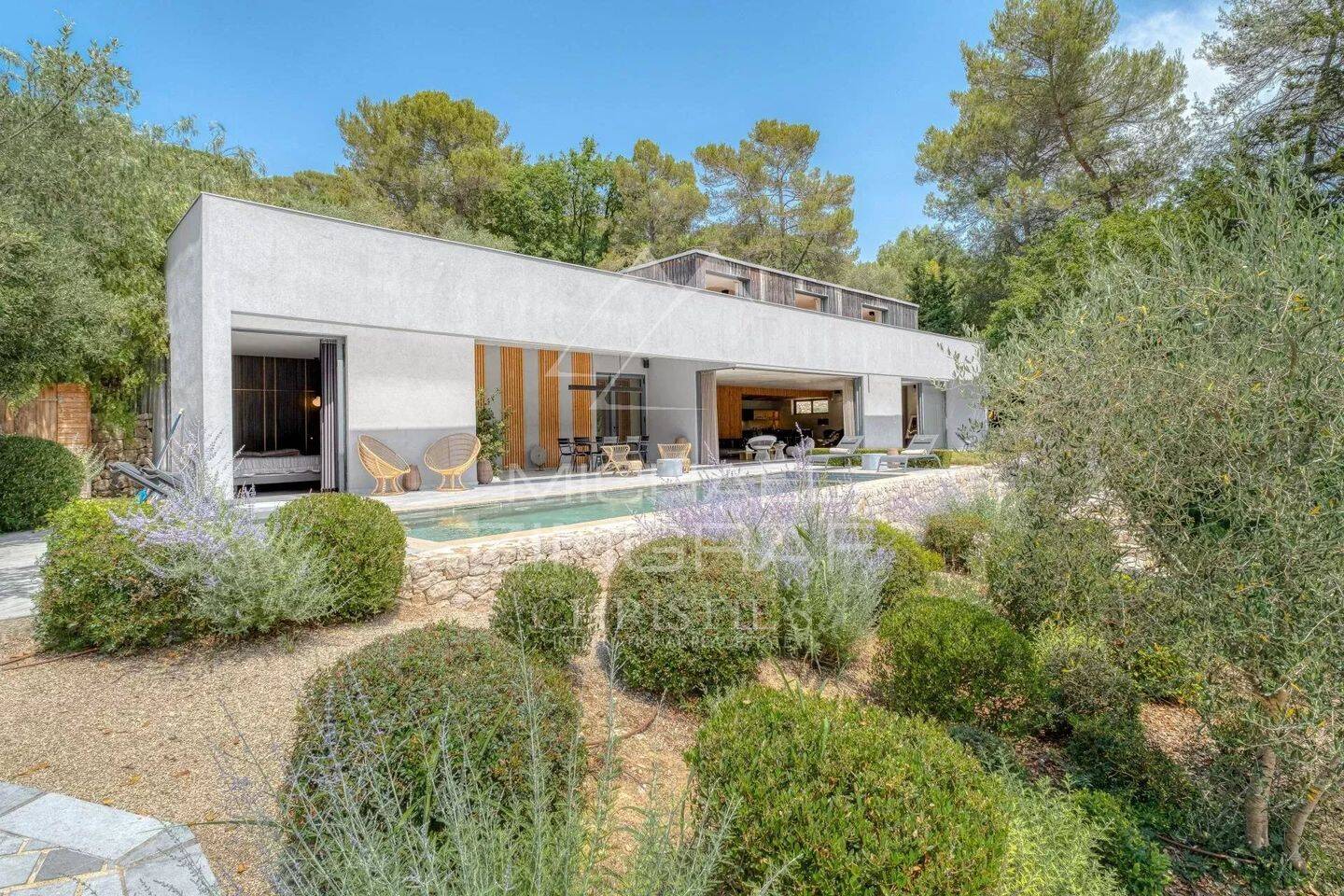 Maison 260 m² · à Valbonne · 260 m² · 2 690 000 €