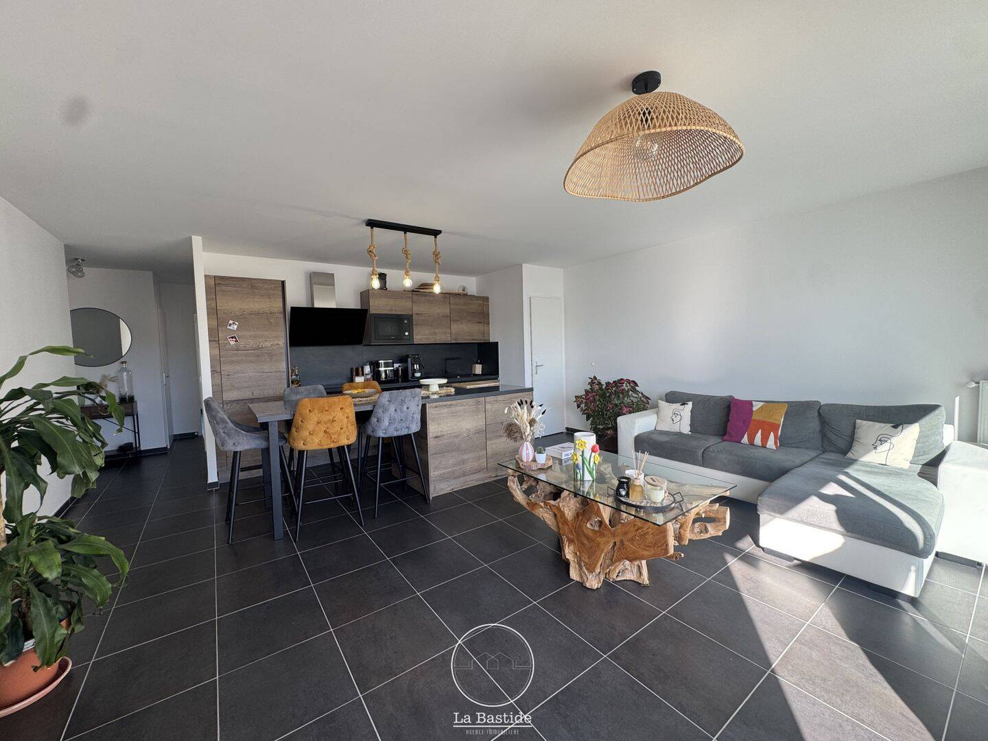 Appartement 3 pièces 72 m² · à Pierrelatte · 71,7 m² · 195 000 €