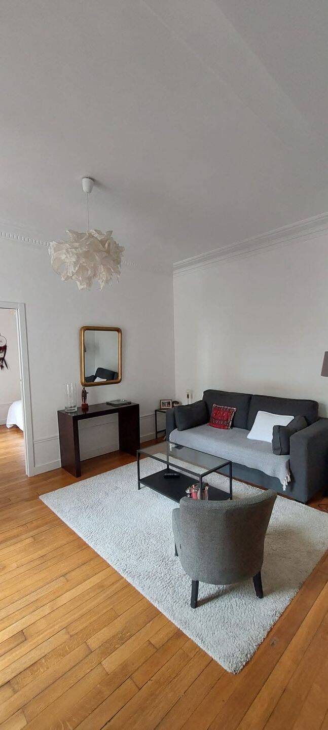 Appartement 2 pièces 44 m² · à Paris 17ème Arrondissement · 43,6 m² · 1 817 €