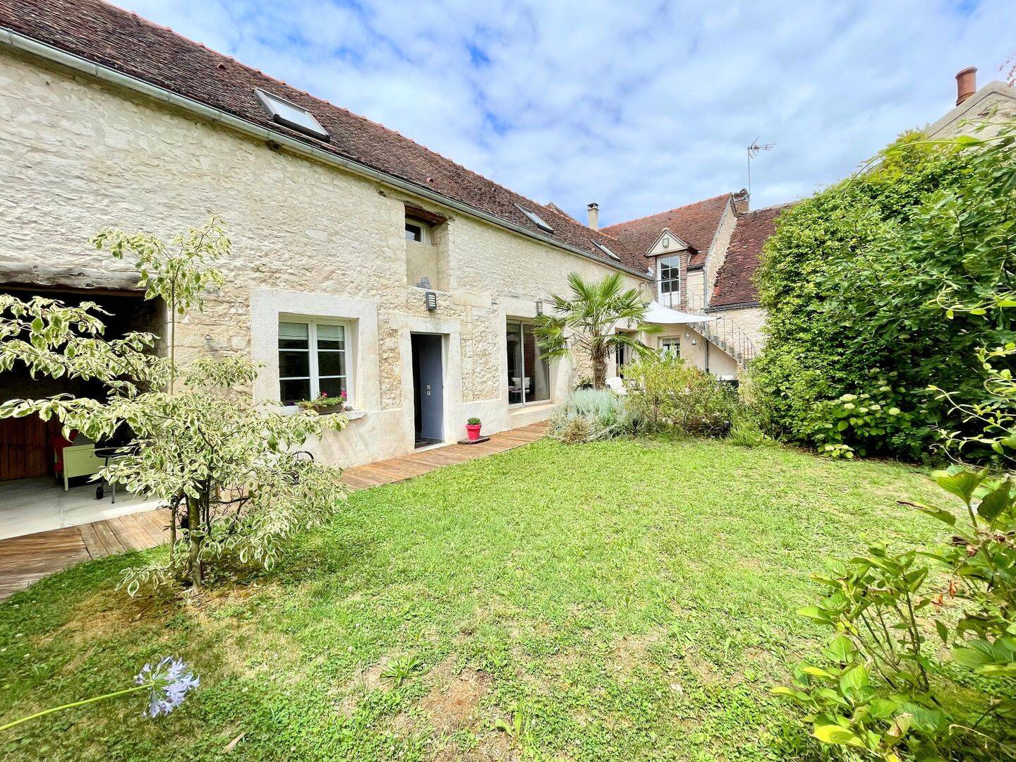 Maison 7 pièces 138 m² · à Charmoy · 138 m² · 240 000 €
