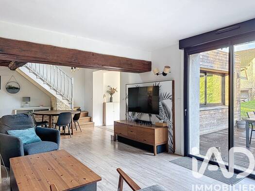 Maison à vendre 359 000 € 6 pièces 3 chambres 165 m² 1 545 m² de terrain Saint-Martin-la-Garenne 78520