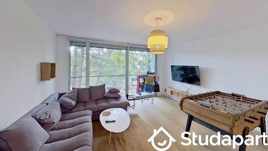 1 pièce 81 m² · à Palaiseau · 81 m² · 720 €