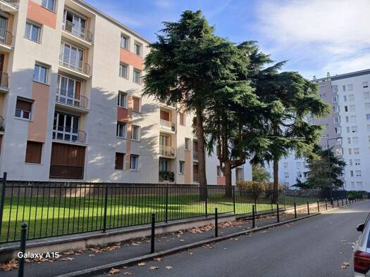 Appartement à vendre 120 000 € 3 pièces 2 chambres 50 m² RDC Bourgogne-Pasteur Orléans 45000