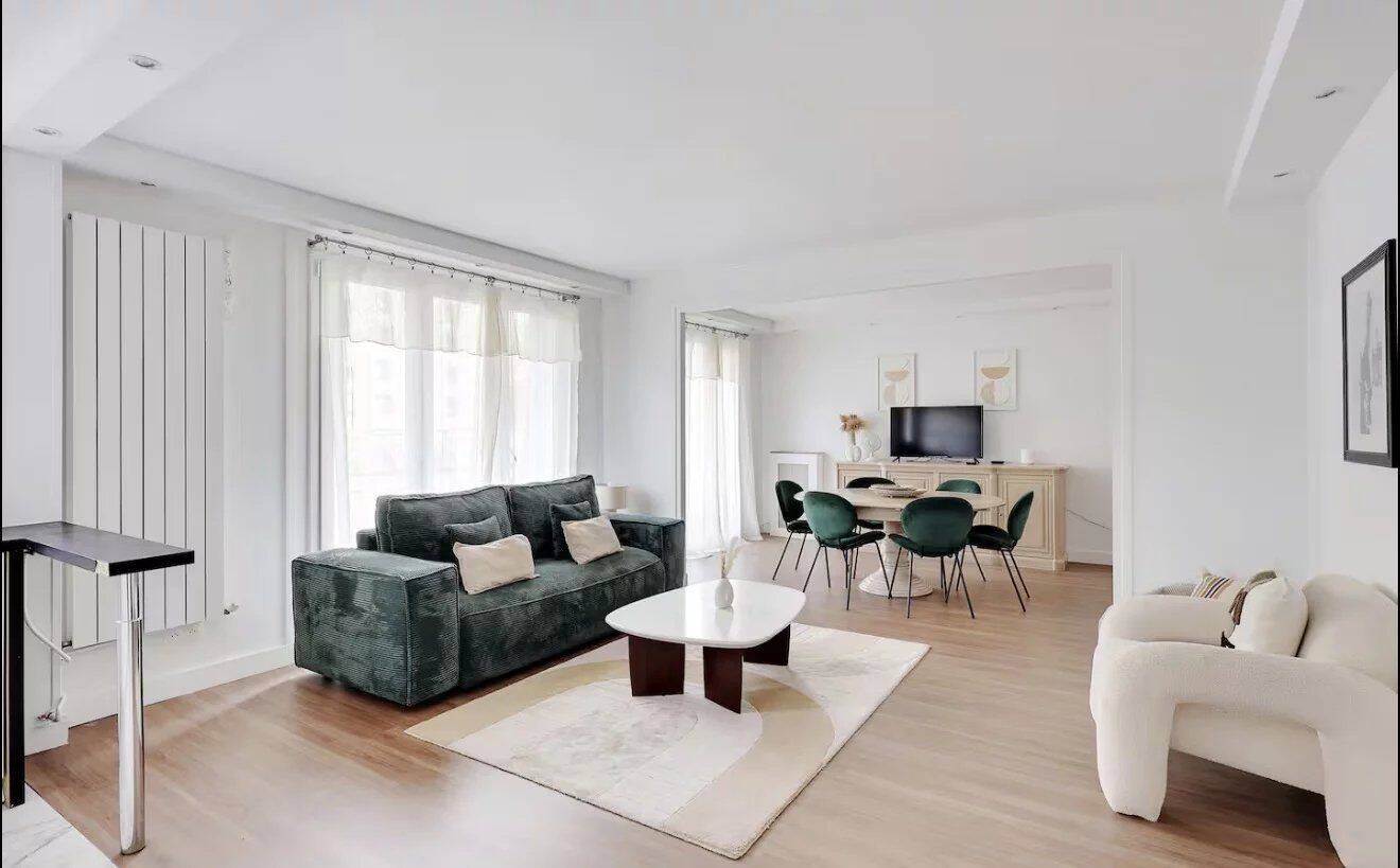 Appartement 4 pièces 91 m² · à Paris 10ème Arrondissement · 91 m² · 3 000 €/mois