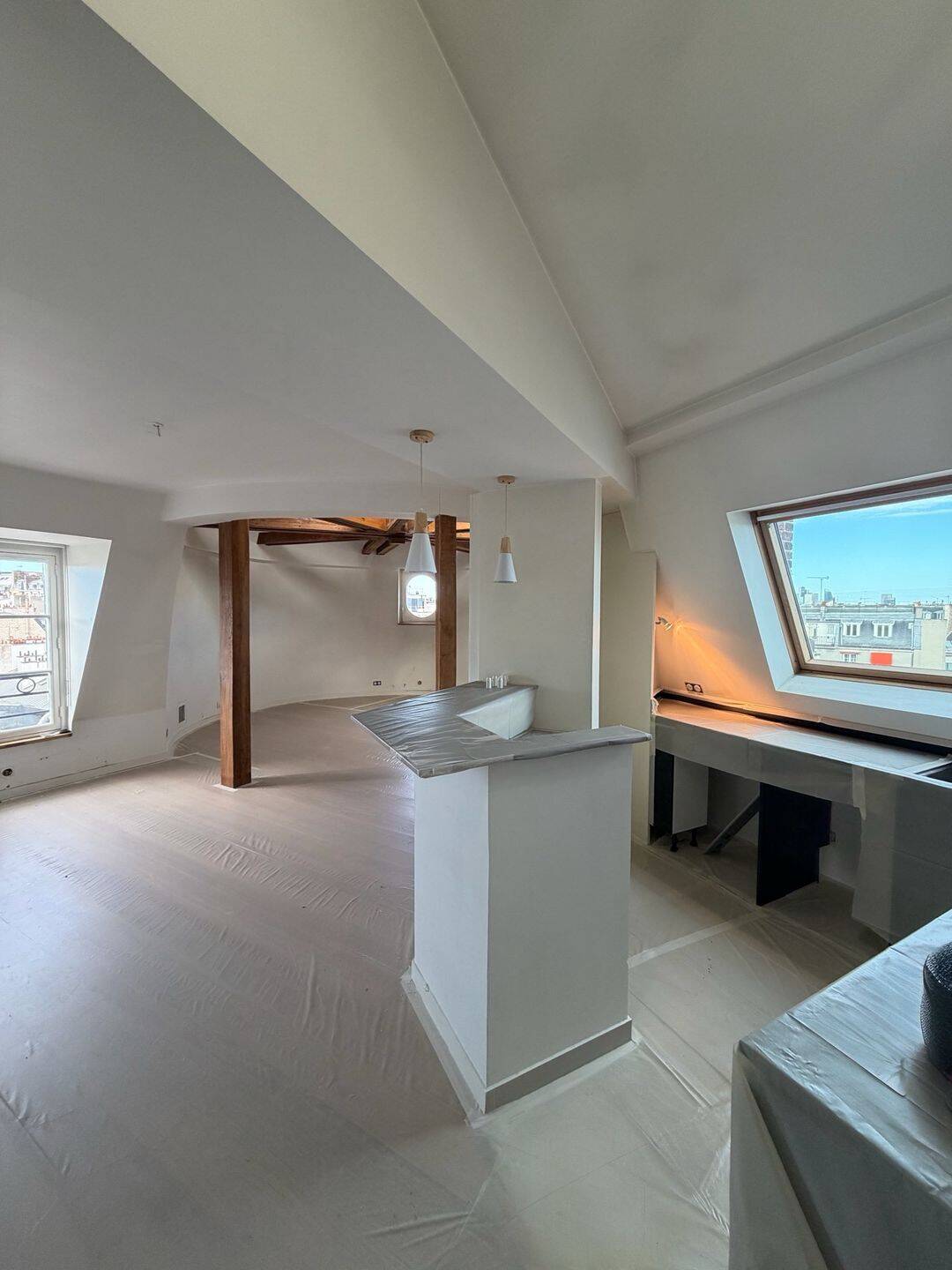 Appartement 2 pièces 65 m² · à Paris 17ème Arrondissement · 65,1 m² · 2 450 €/mois