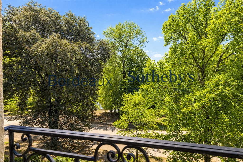 Appartement 5 pièces 160 m² · à Bordeaux · 160 m² · 1 392 000 €