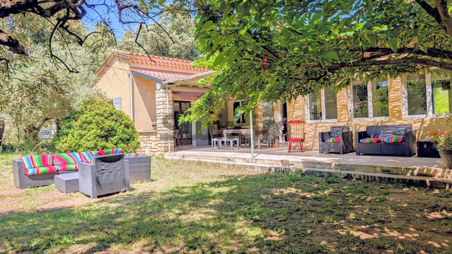 Maison 6 pièces 138 m² · à Castillon-du-Gard · 138 m² · 420 000 €
