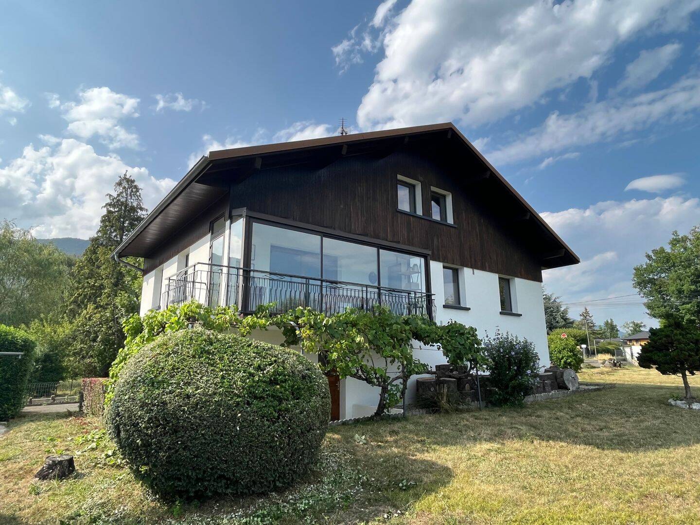 Maison 7 pièces 170 m² · à Divonne-les-Bains · 170 m² · 3 500 €/mois