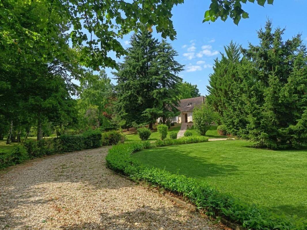 Maison 4 pièces 138 m² · à Noyers · 138 m² · 193 000 €