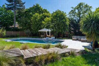 Hôtel particulier à vendre 2 140 000 € 10 pièces 7 chambres 250 m² 1 450 m² de terrain Le Vésinet 78110