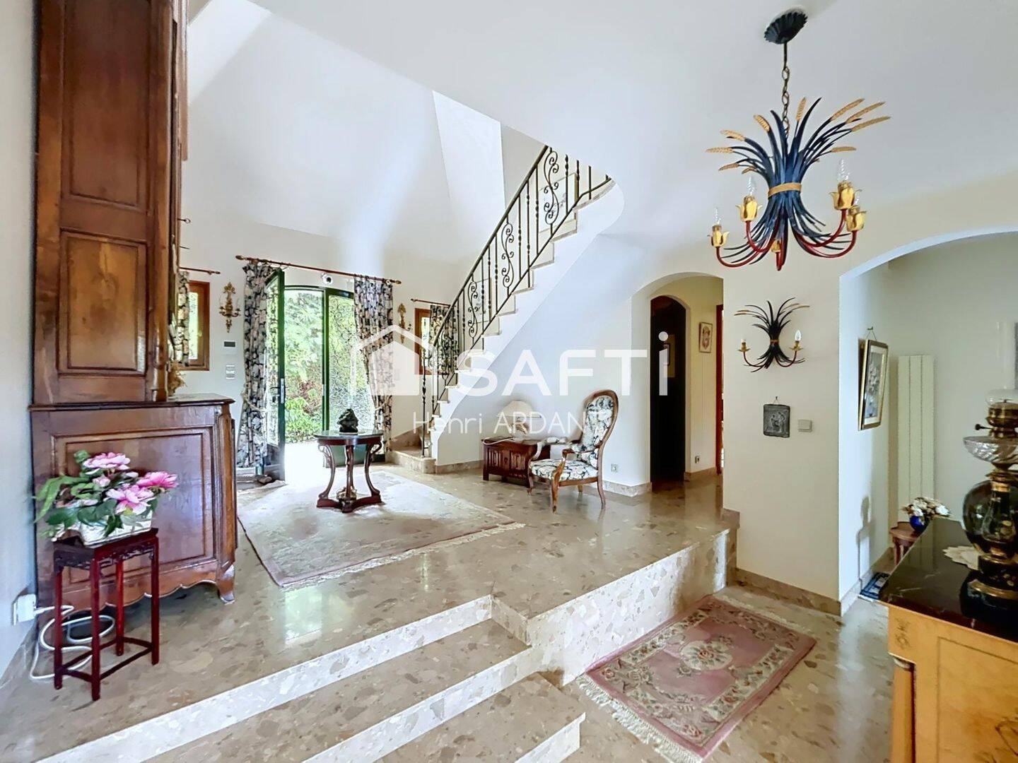 Maison 8 pièces 340 m² · à Limoges · 340 m² · 469 900 €