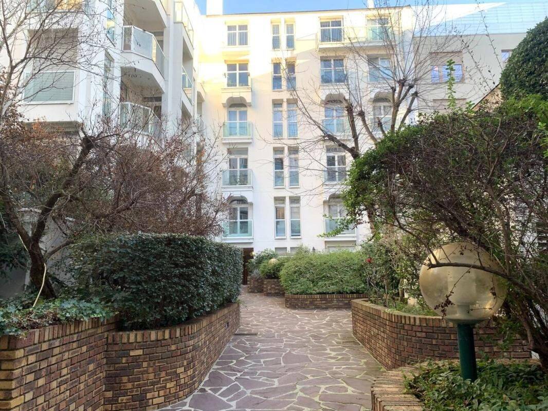 Appartement 2 pièces 41 m² · à Paris 12ème Arrondissement · 41 m² · 1 517 €