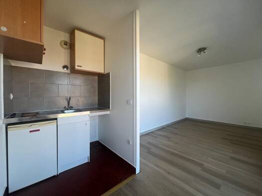Studio à louer 623 € 1 pièce 22 m² Étage 3/3 Marx Dormoy Livry-Gargan 93190