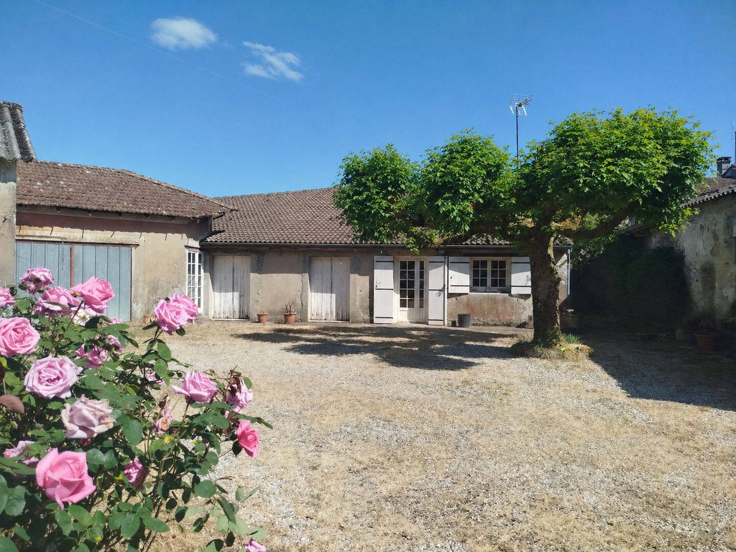 Maison 5 pièces 136 m² · à Soussac · 135,8 m² · 140 000 €