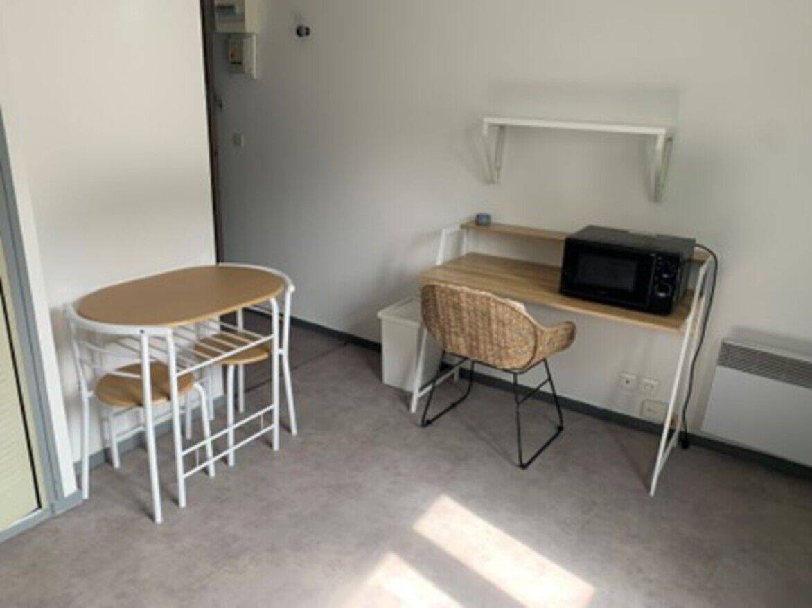 Appartement 1 pièce 15 m² · à Aix-en-Provence · 15,3 m² · 557 €