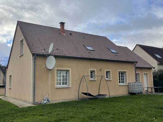 Maison à vendre 265 000 € 7 pièces 5 chambres 165 m² 925 m² de terrain Asnières Bourges 18000