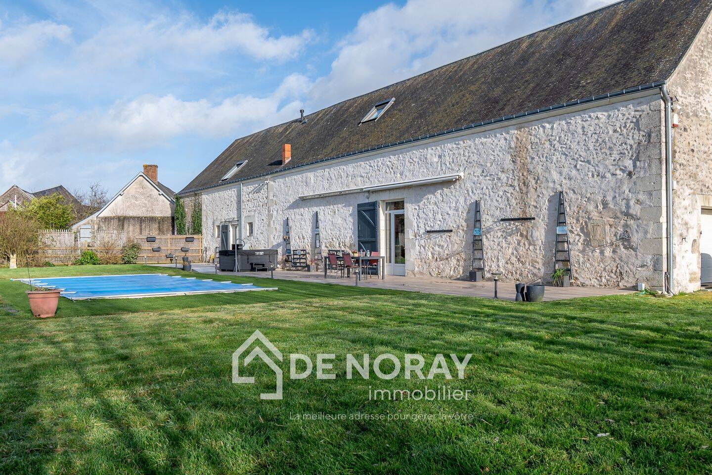 Maison 8 pièces 350 m² · à Sainte-Maure-de-Touraine · 350 m² · 599 900 €