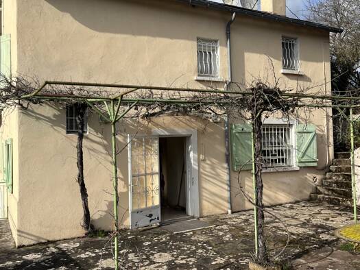 Villa à vendre 140 000 € 7 pièces 4 chambres 160 m² 2 600 m² de terrain Laval-Roquecezière 12380