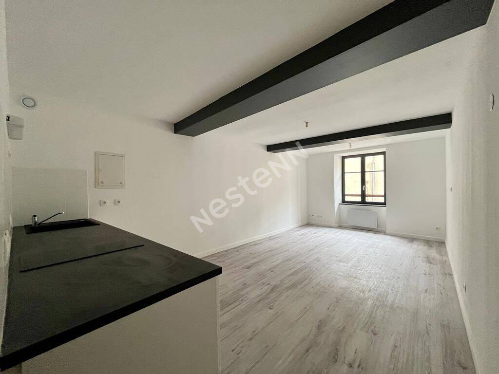 Appartement 1 pièce 27 m² · à Saint-Amour · 27 m² · 450 €