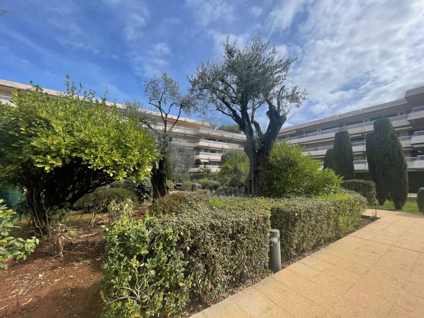 Appartement 1 pièce 24 m² · à Roquebrune-Cap-Martin · 24,4 m² · 997 €